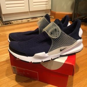 Nike sock dart navy size 7